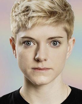Mae Martin